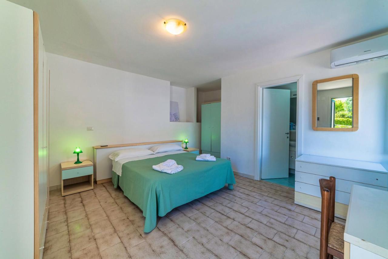 פונזה Albergo Le Querce מראה חיצוני תמונה