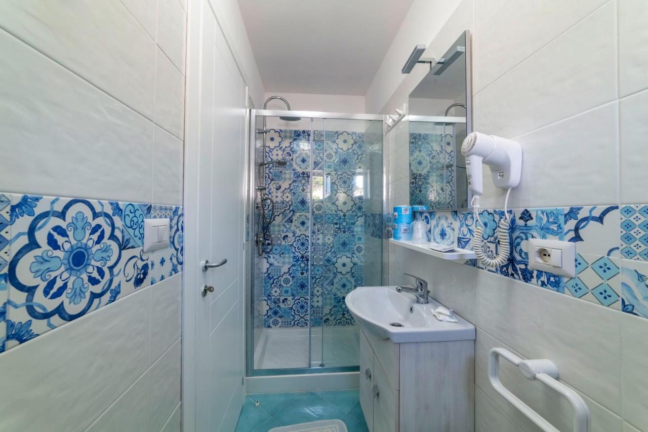 פונזה Albergo Le Querce מראה חיצוני תמונה
