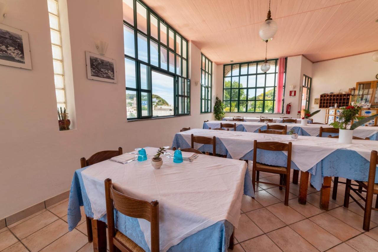 פונזה Albergo Le Querce מראה חיצוני תמונה